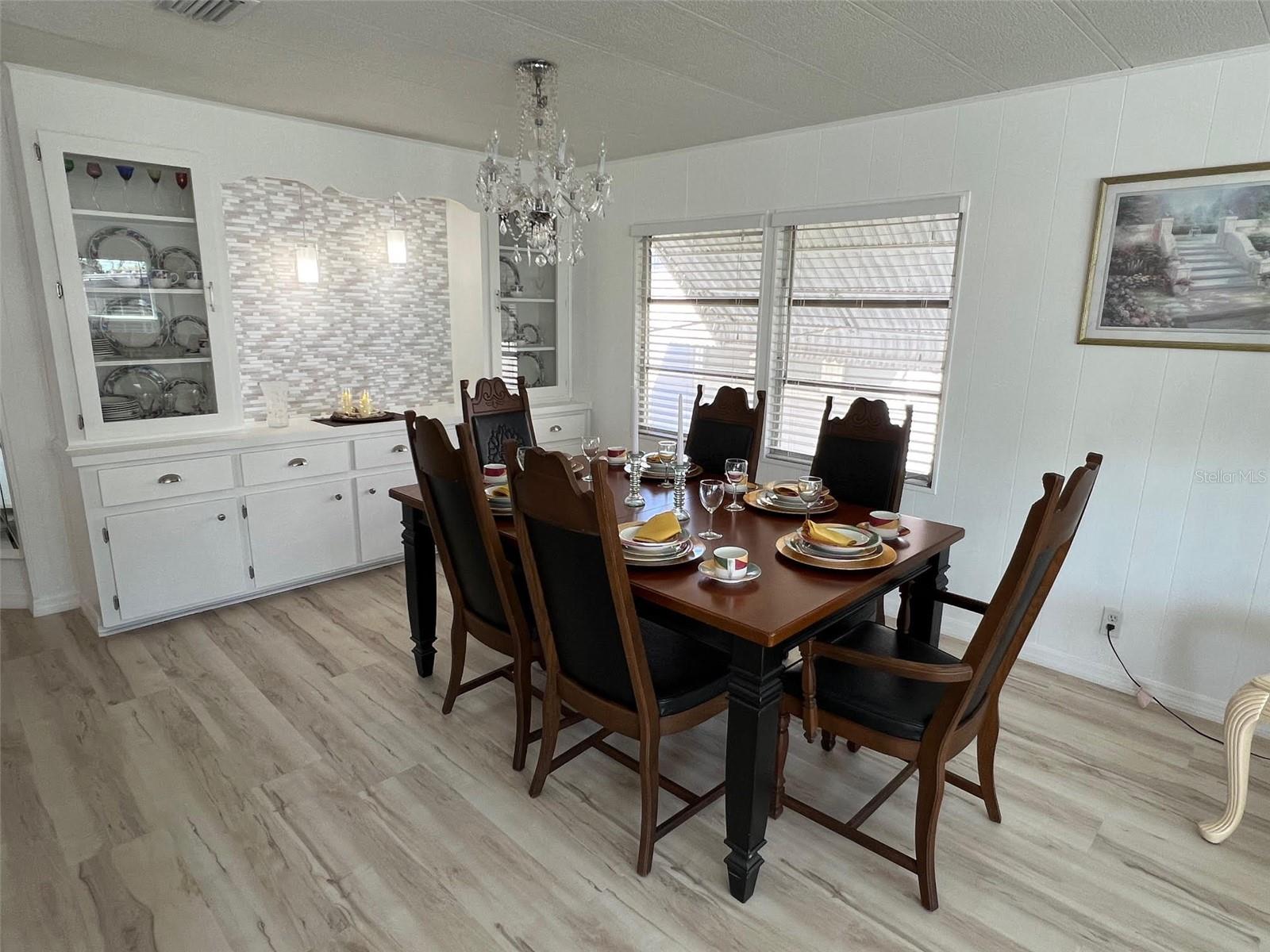 Listing photo id 15 for 778 Royal Palm Circle