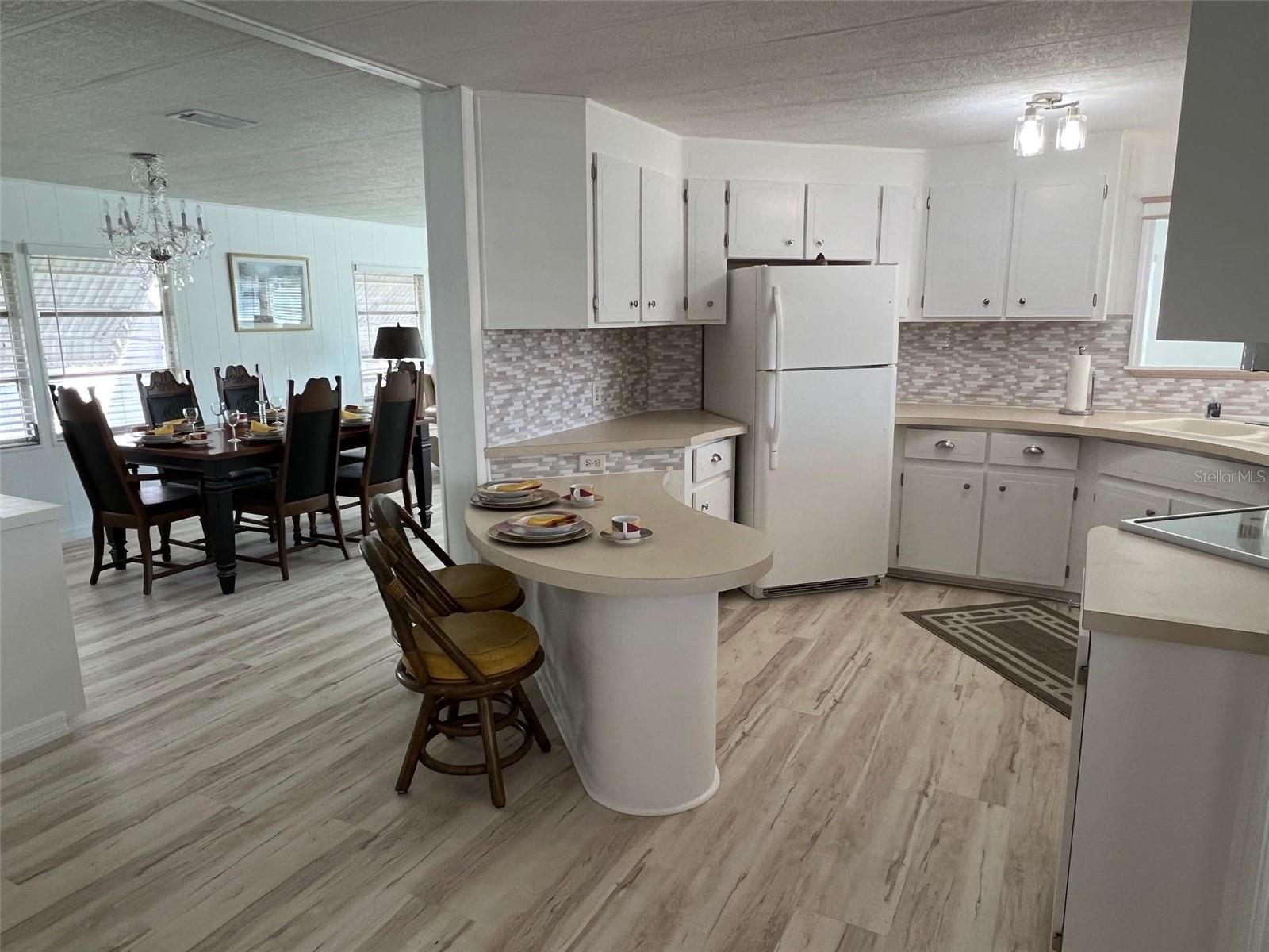 Listing photo id 17 for 778 Royal Palm Circle