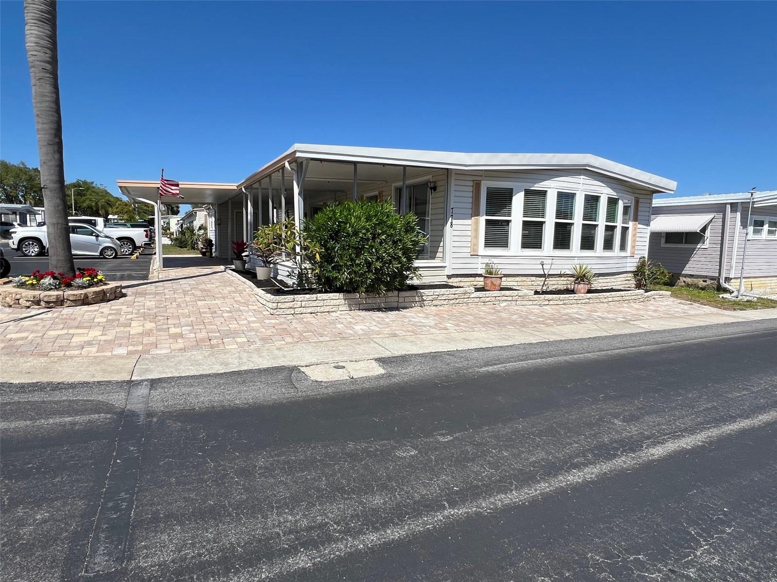 Listing photo id 0 for 778 Royal Palm Circle