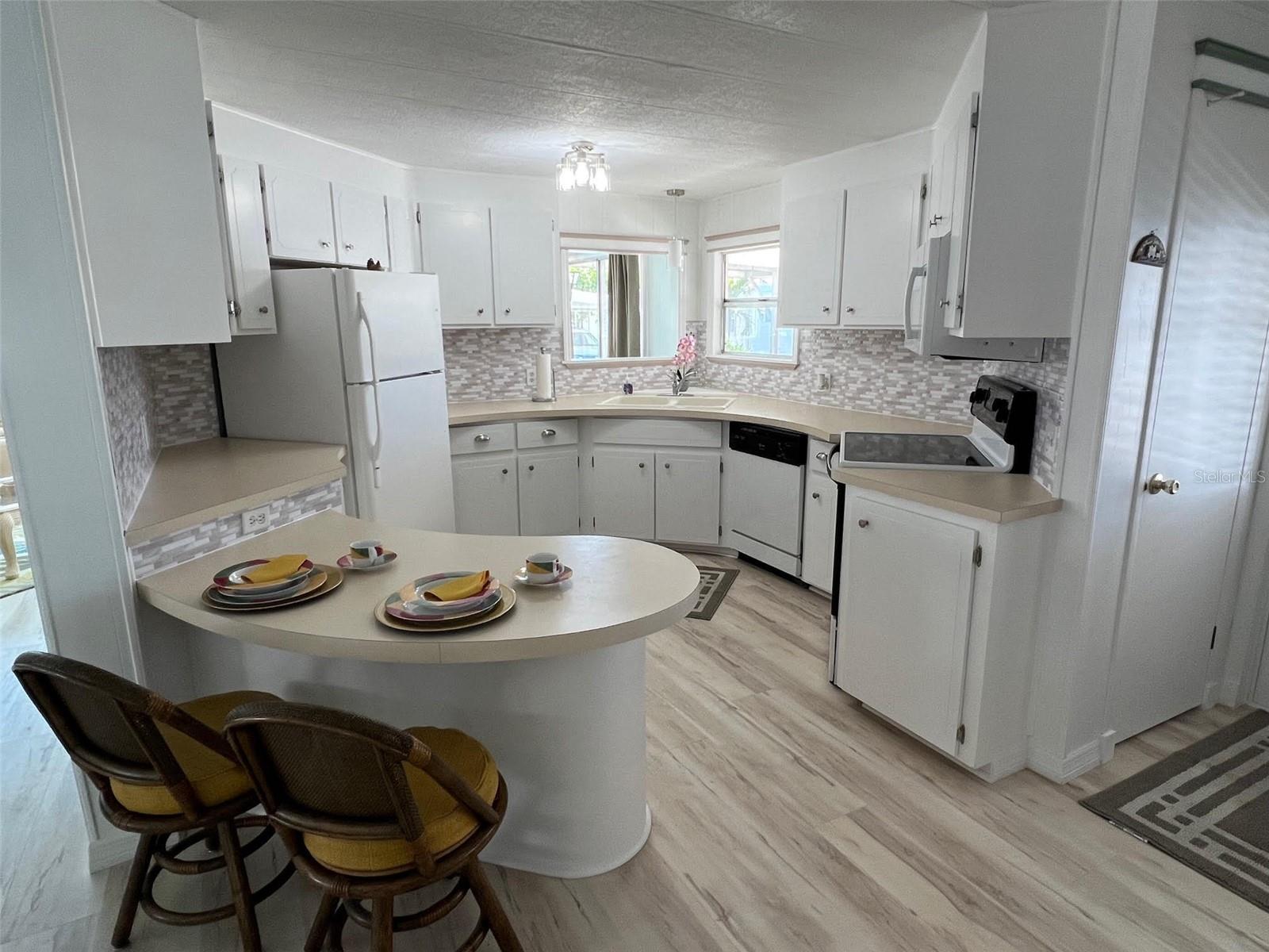 Listing photo id 19 for 778 Royal Palm Circle