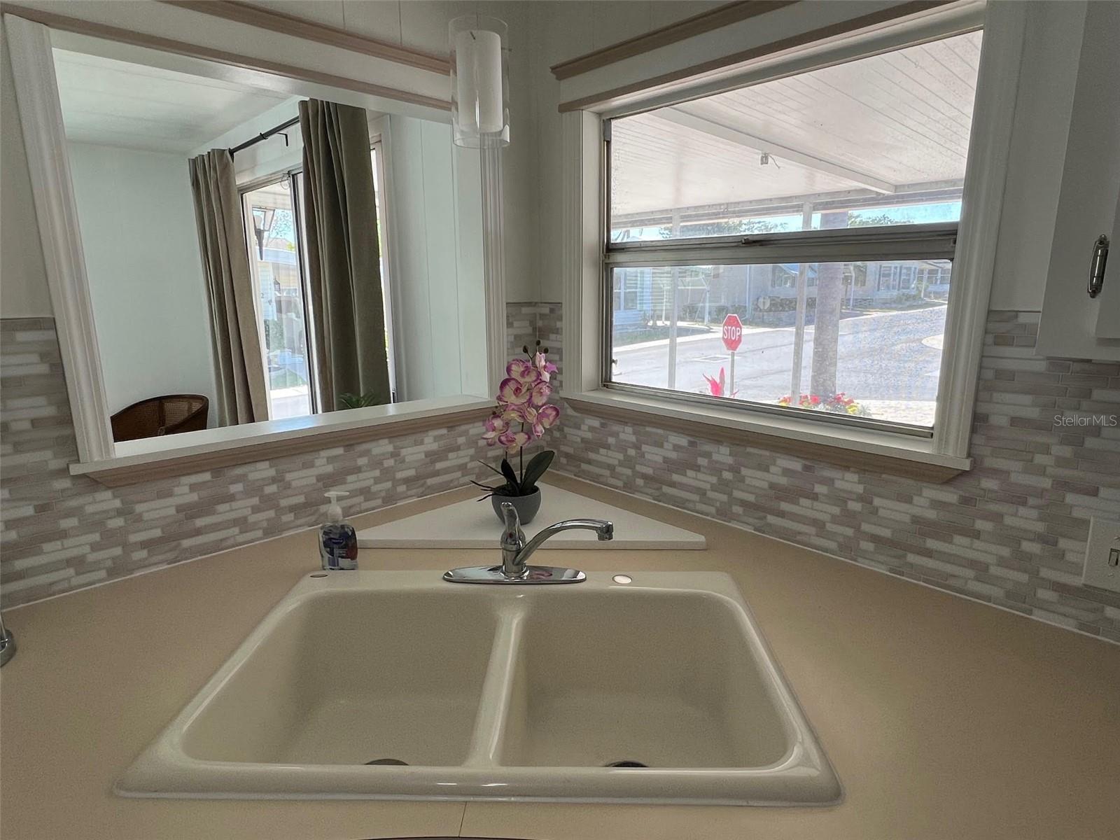 Listing photo id 20 for 778 Royal Palm Circle
