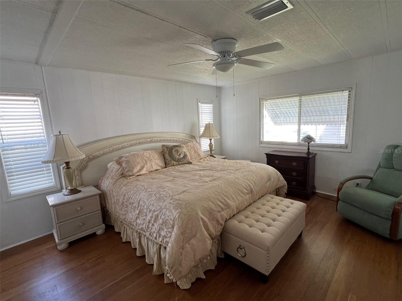 Listing photo id 21 for 778 Royal Palm Circle