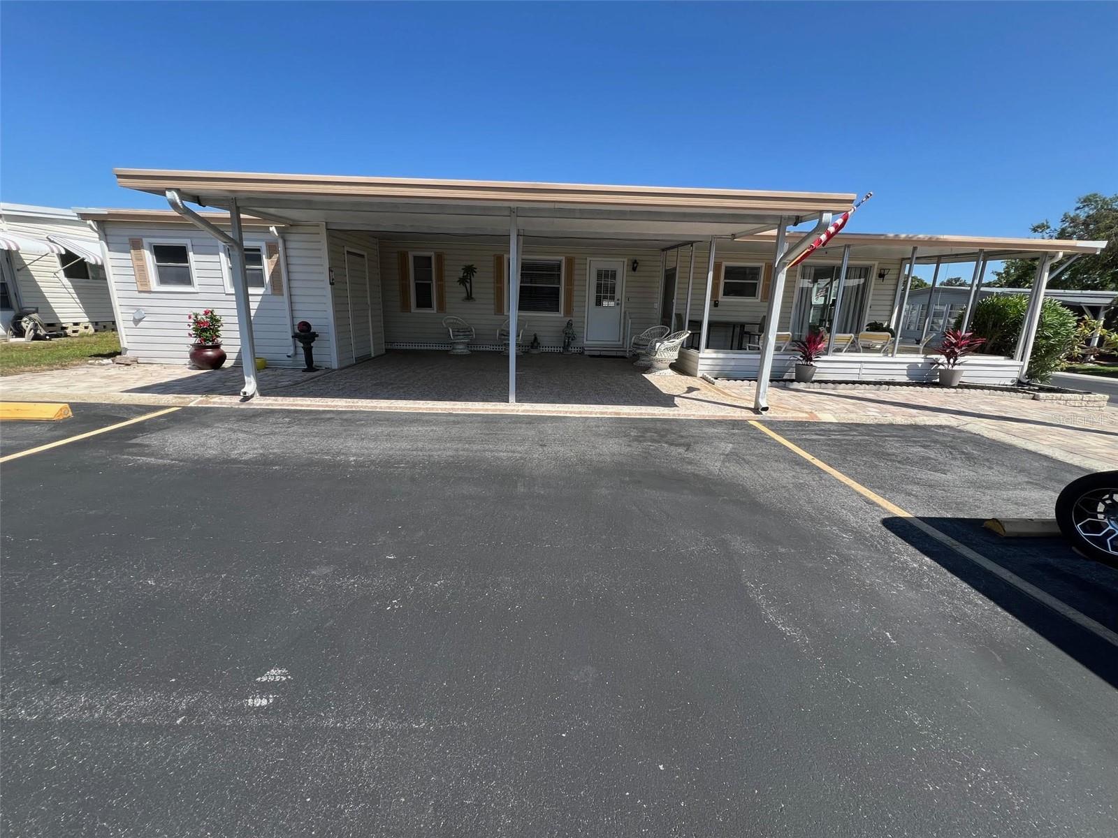 Listing photo id 2 for 778 Royal Palm Circle