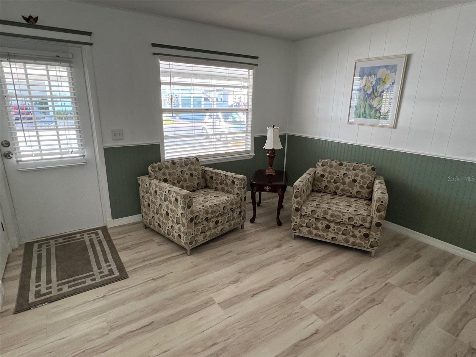 Listing photo id 5 for 778 Royal Palm Circle