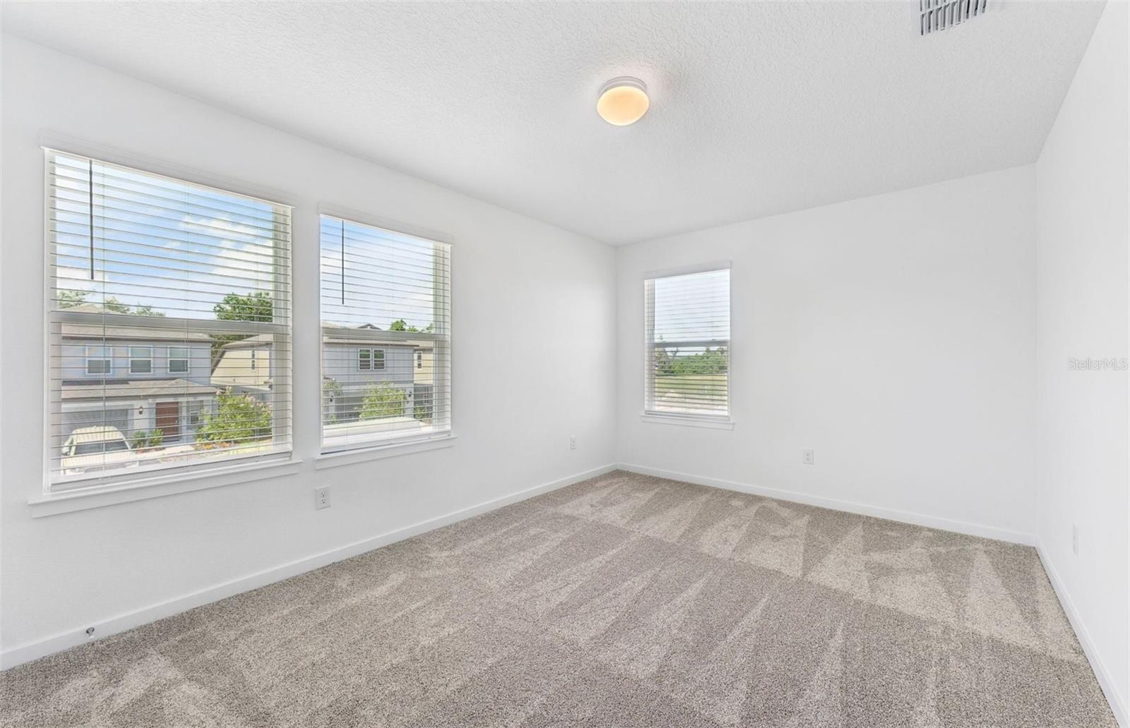 Image 14 of 23 For 9762 Crescent Moon Drive