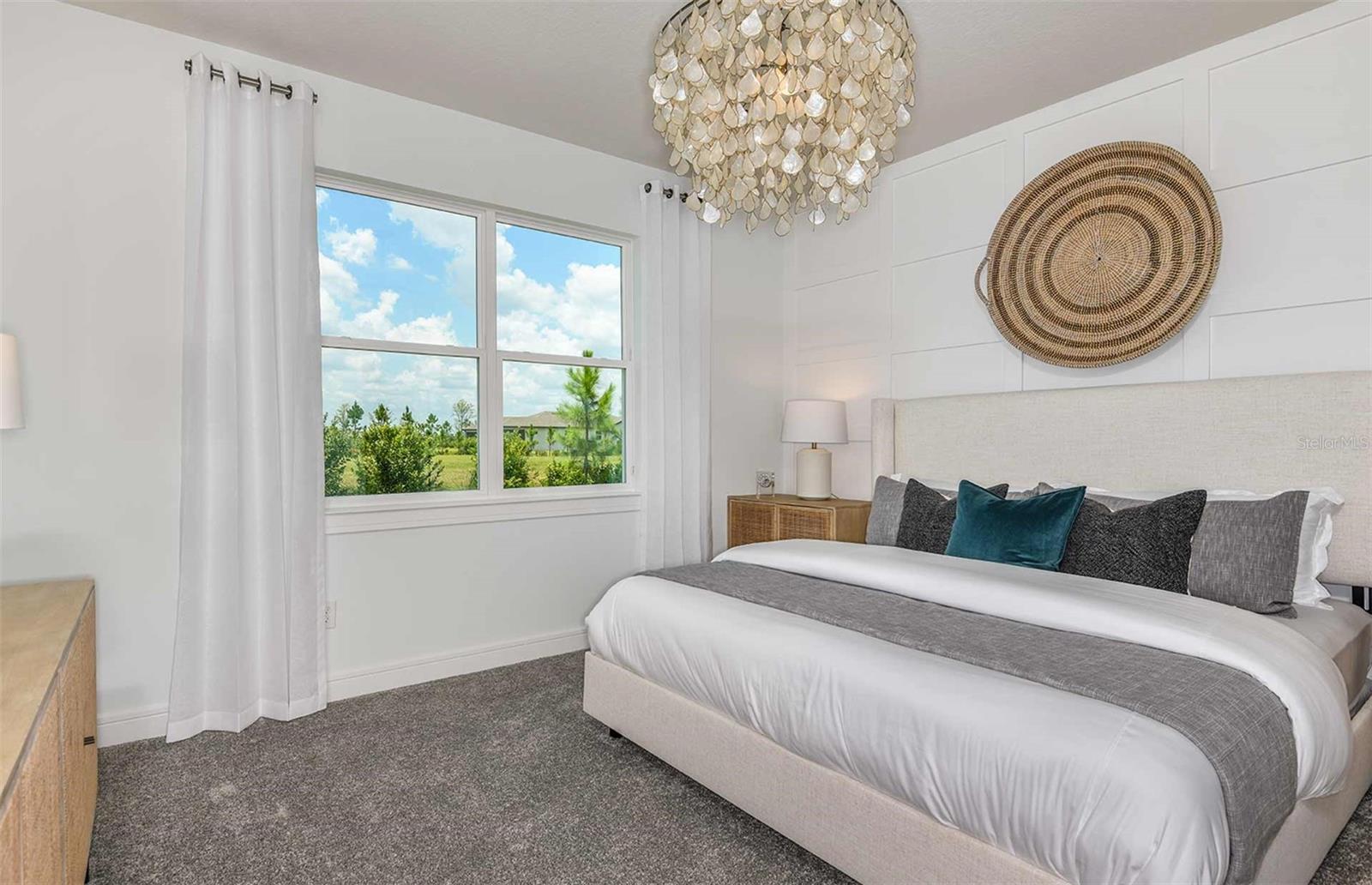 Listing photo id 5 for 9816 Crescent Moon Drive
