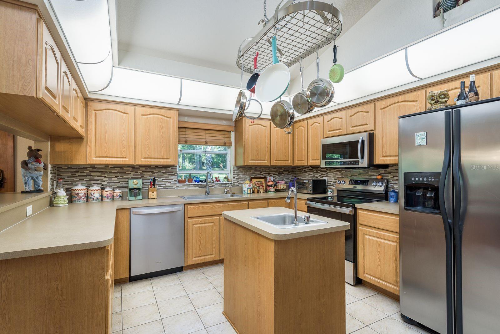 Image 15 of 32 For 7182 Griffin Road
