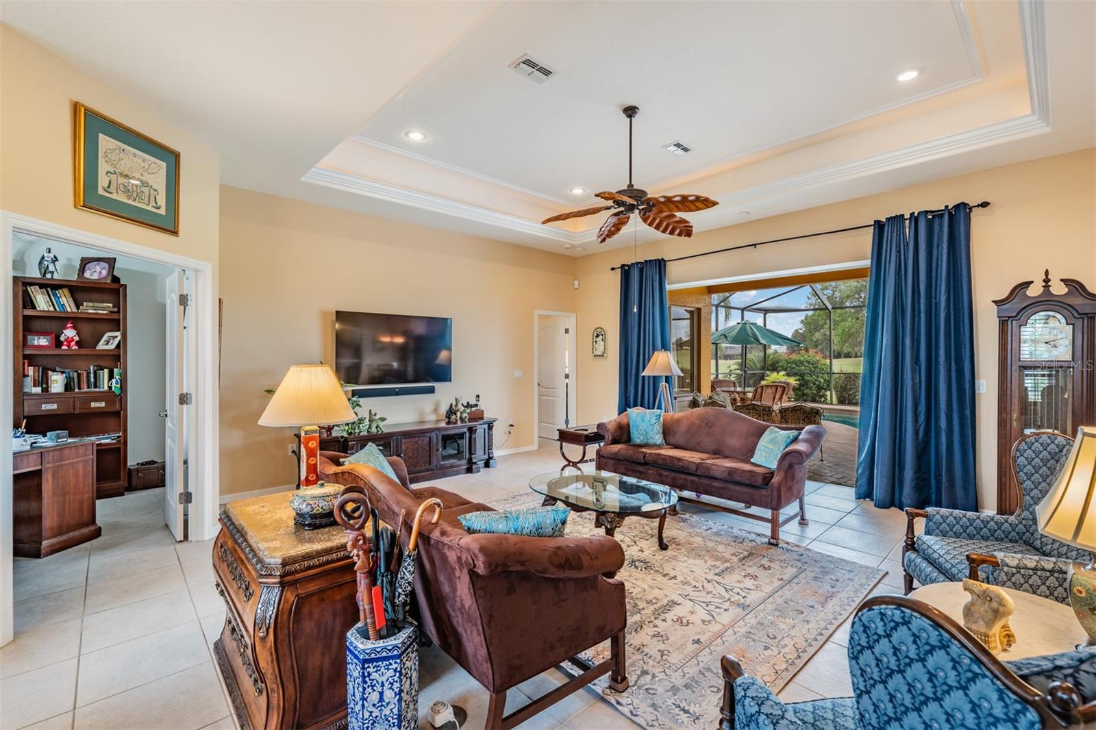 Listing photo id 15 for 13514 Thoroughbred Drive