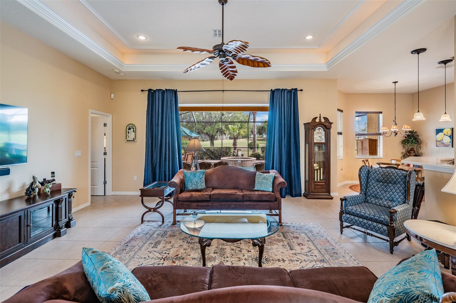 Listing photo id 25 for 13514 Thoroughbred Drive