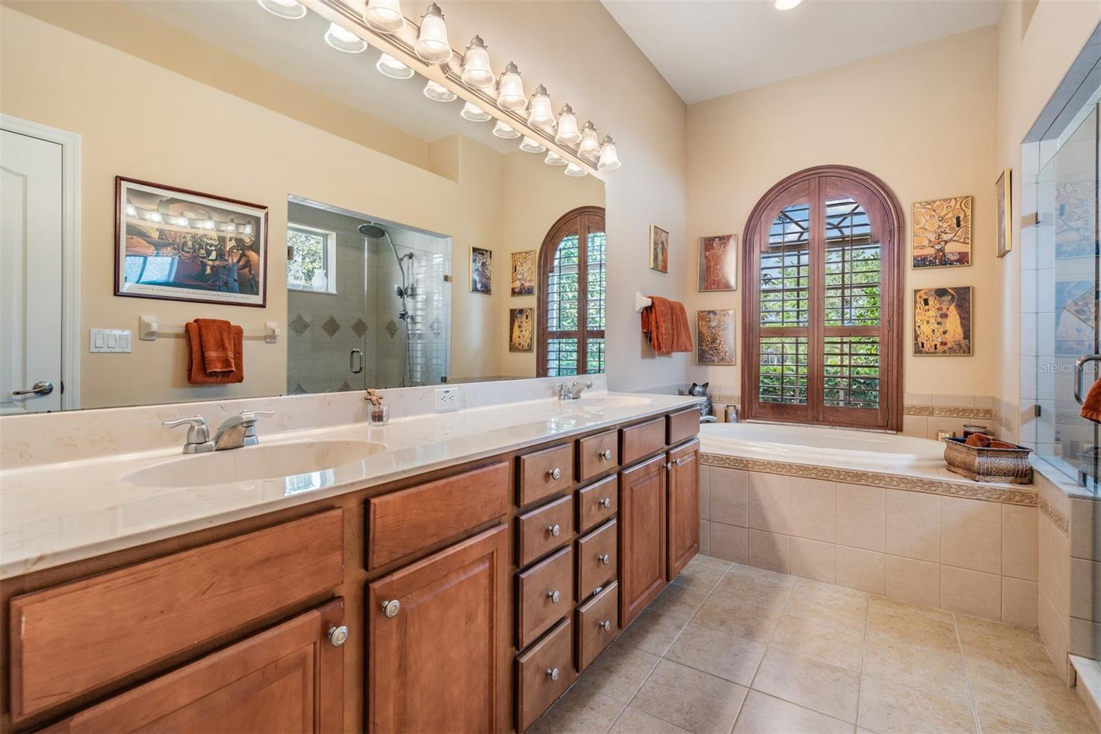 Listing photo id 27 for 13514 Thoroughbred Drive