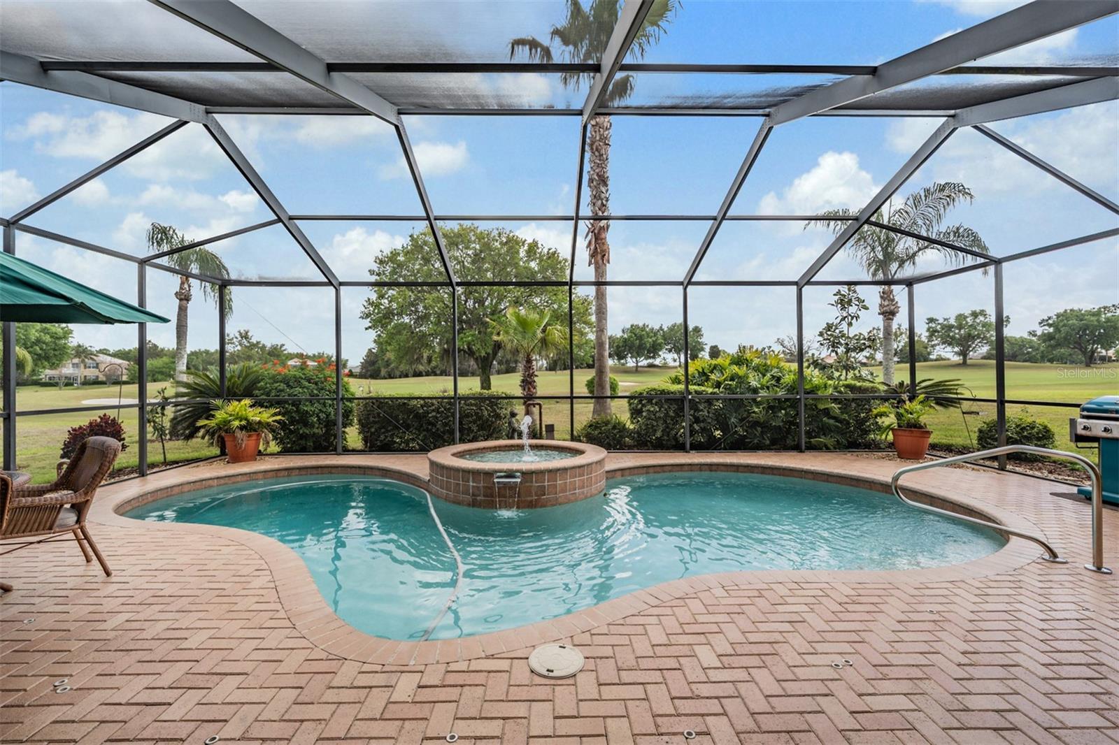 Listing photo id 3 for 13514 Thoroughbred Drive