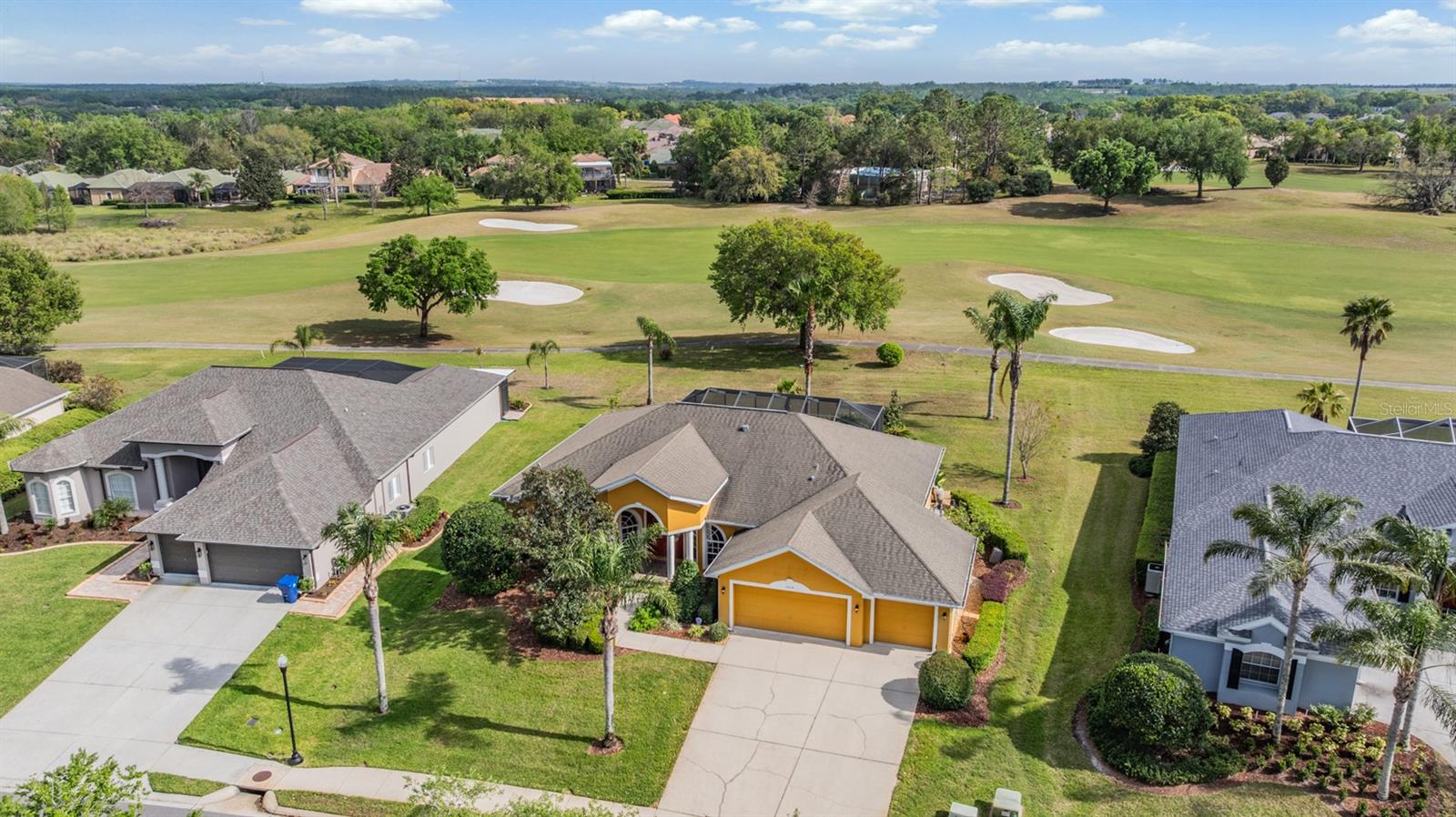 Listing photo id 4 for 13514 Thoroughbred Drive