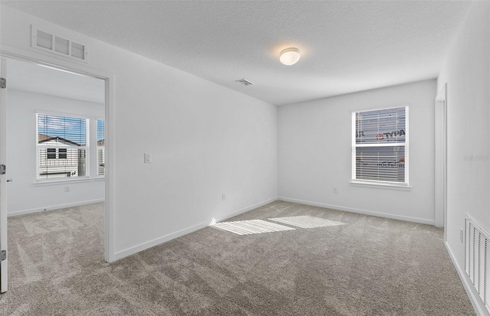 Image 11 of 21 For 9767 Crescent Moon Drive