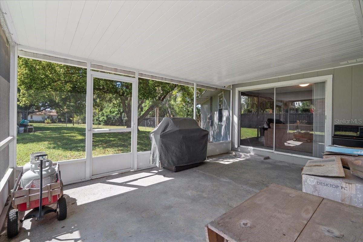 Image 17 of 24 For 1203 Lake Miriam Drive