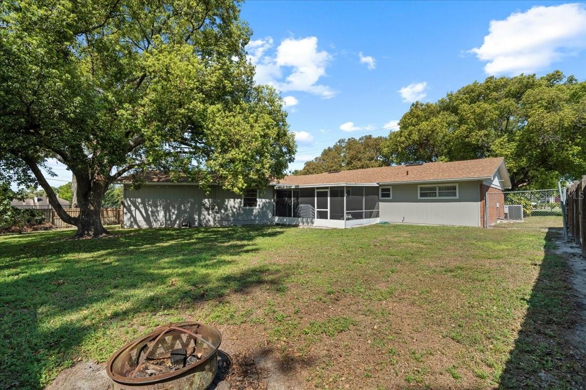 Image 19 of 24 For 1203 Lake Miriam Drive