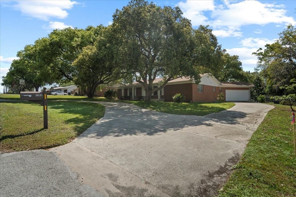 Image 20 of 24 For 1203 Lake Miriam Drive