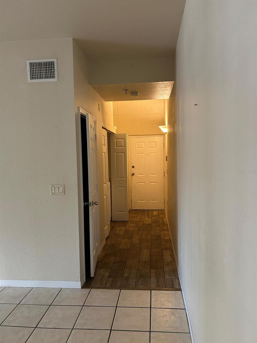 Image 10 of 33 For 5041 Sunridge Palms Drive 201