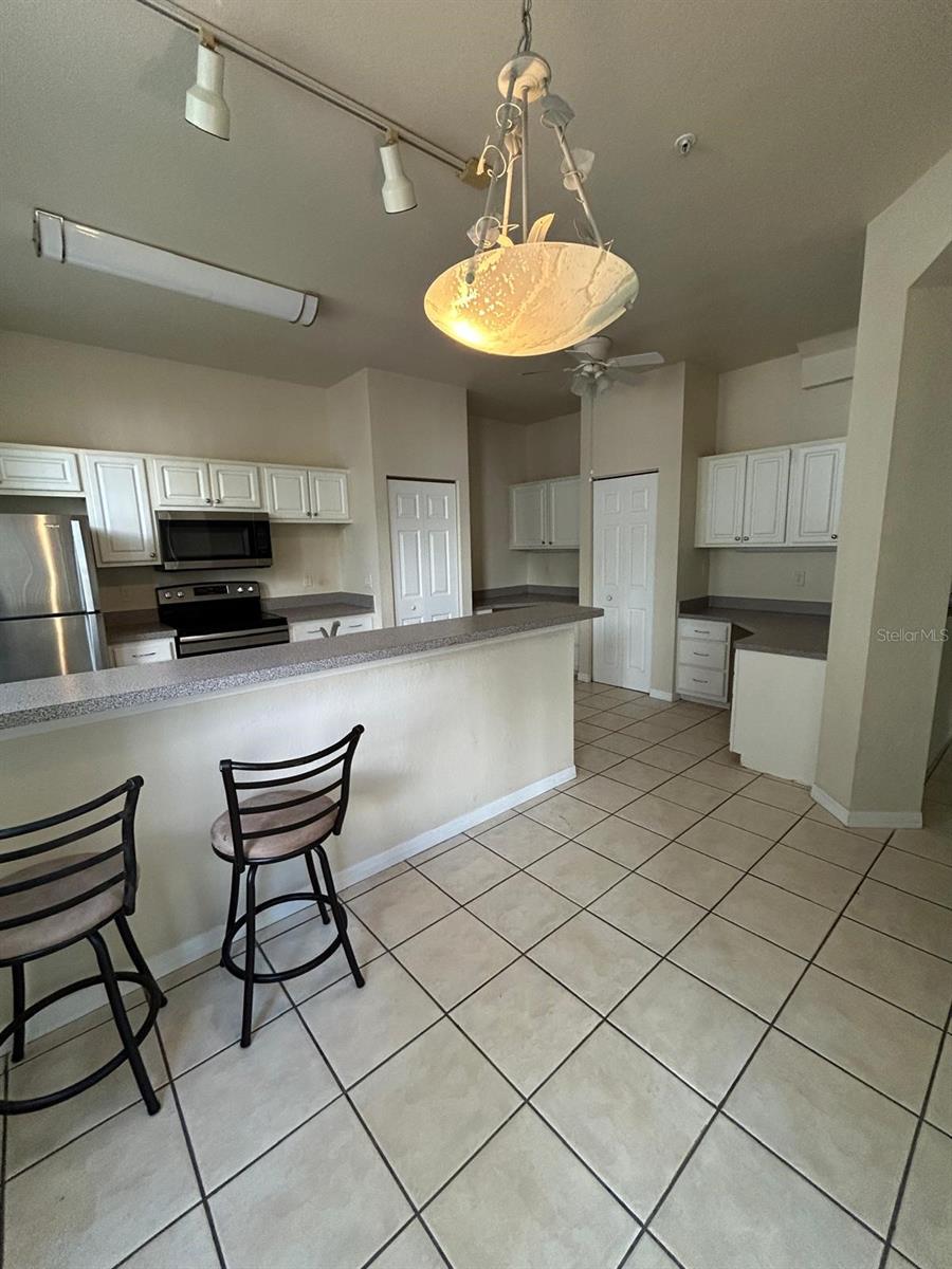 Image 9 of 33 For 5041 Sunridge Palms Drive 201