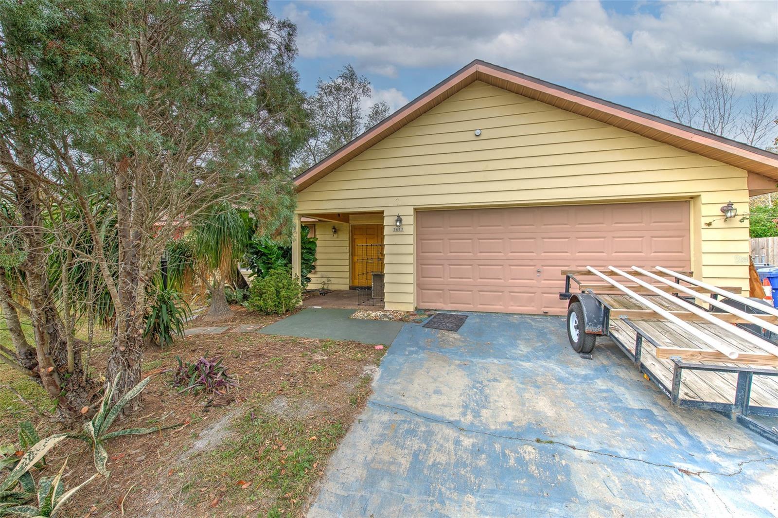 Details for 1617 Cherokee Trail, VALRICO, FL 33594