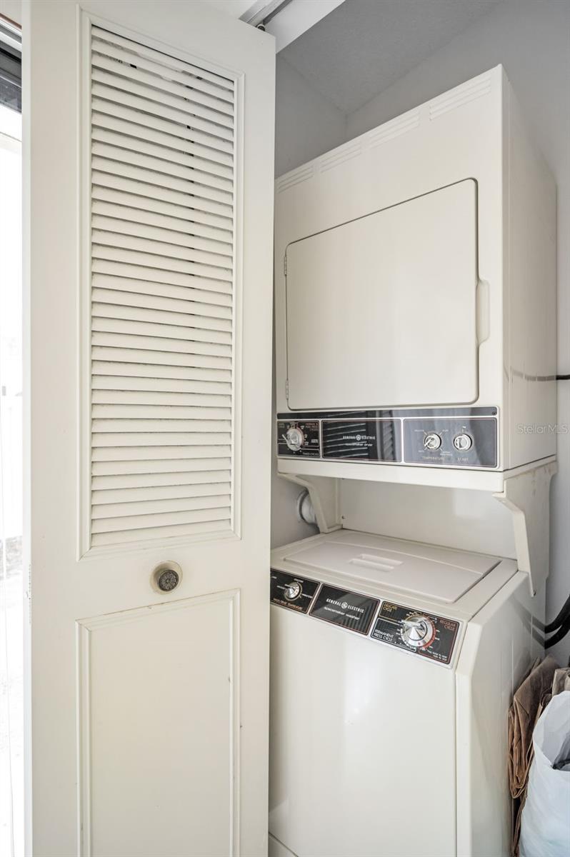 Listing photo id 12 for 1333 Shady Pine Way F