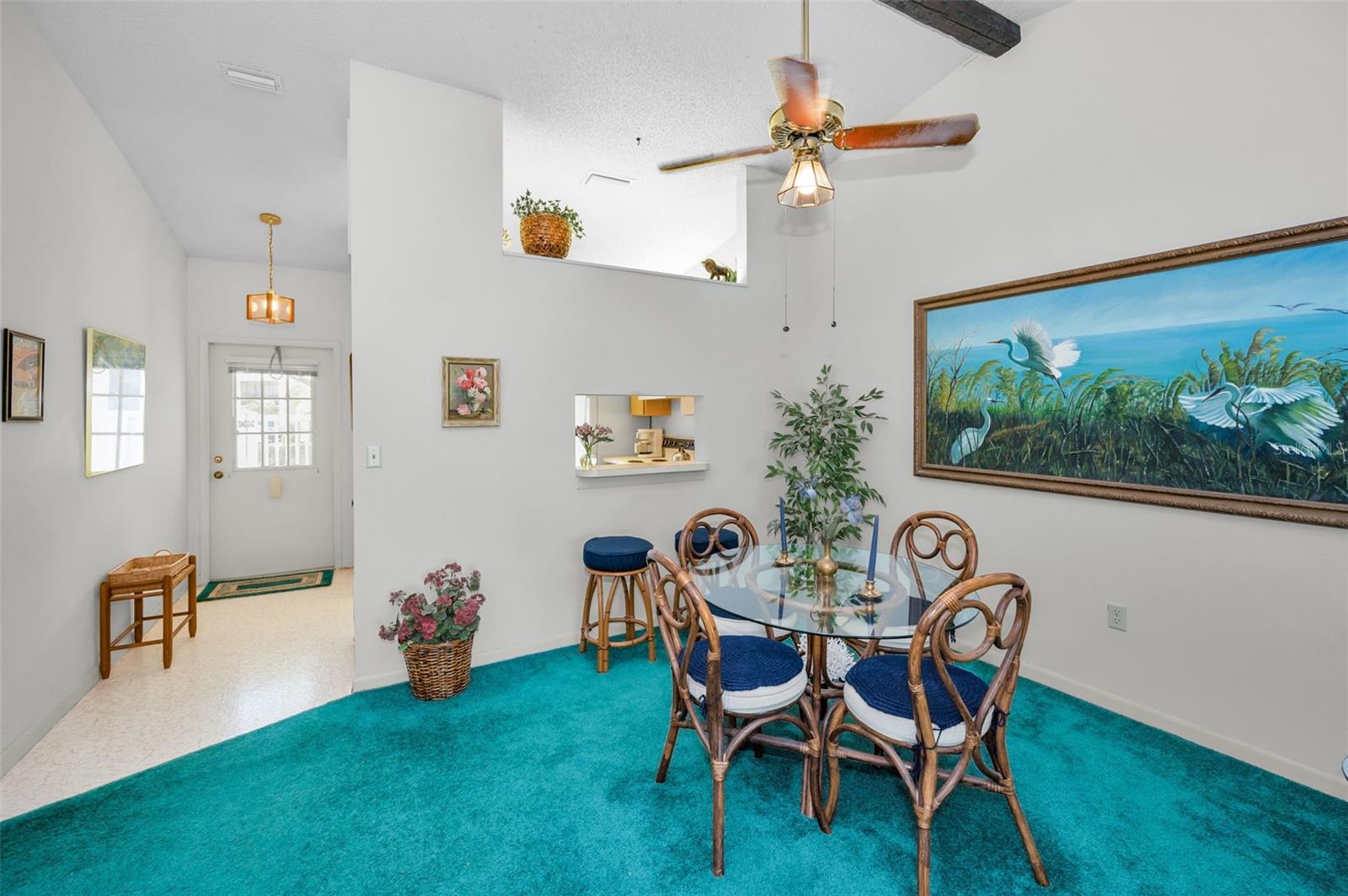 Listing photo id 14 for 1333 Shady Pine Way F