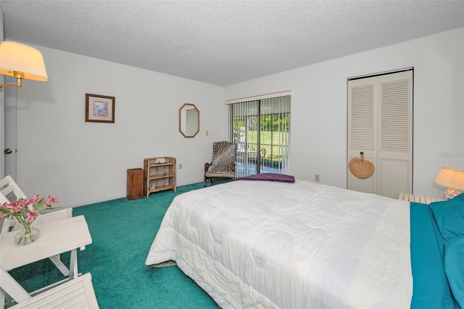 Listing photo id 18 for 1333 Shady Pine Way F