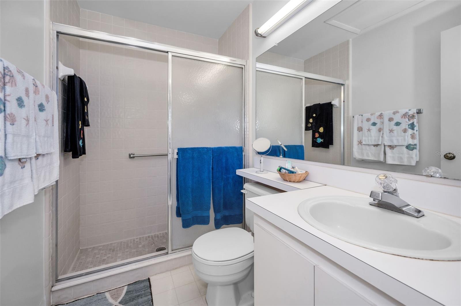 Listing photo id 20 for 1333 Shady Pine Way F