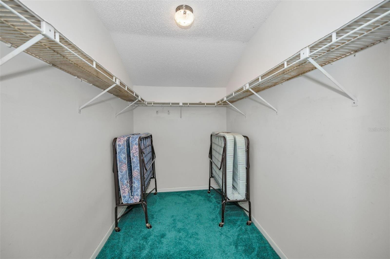 Listing photo id 21 for 1333 Shady Pine Way F