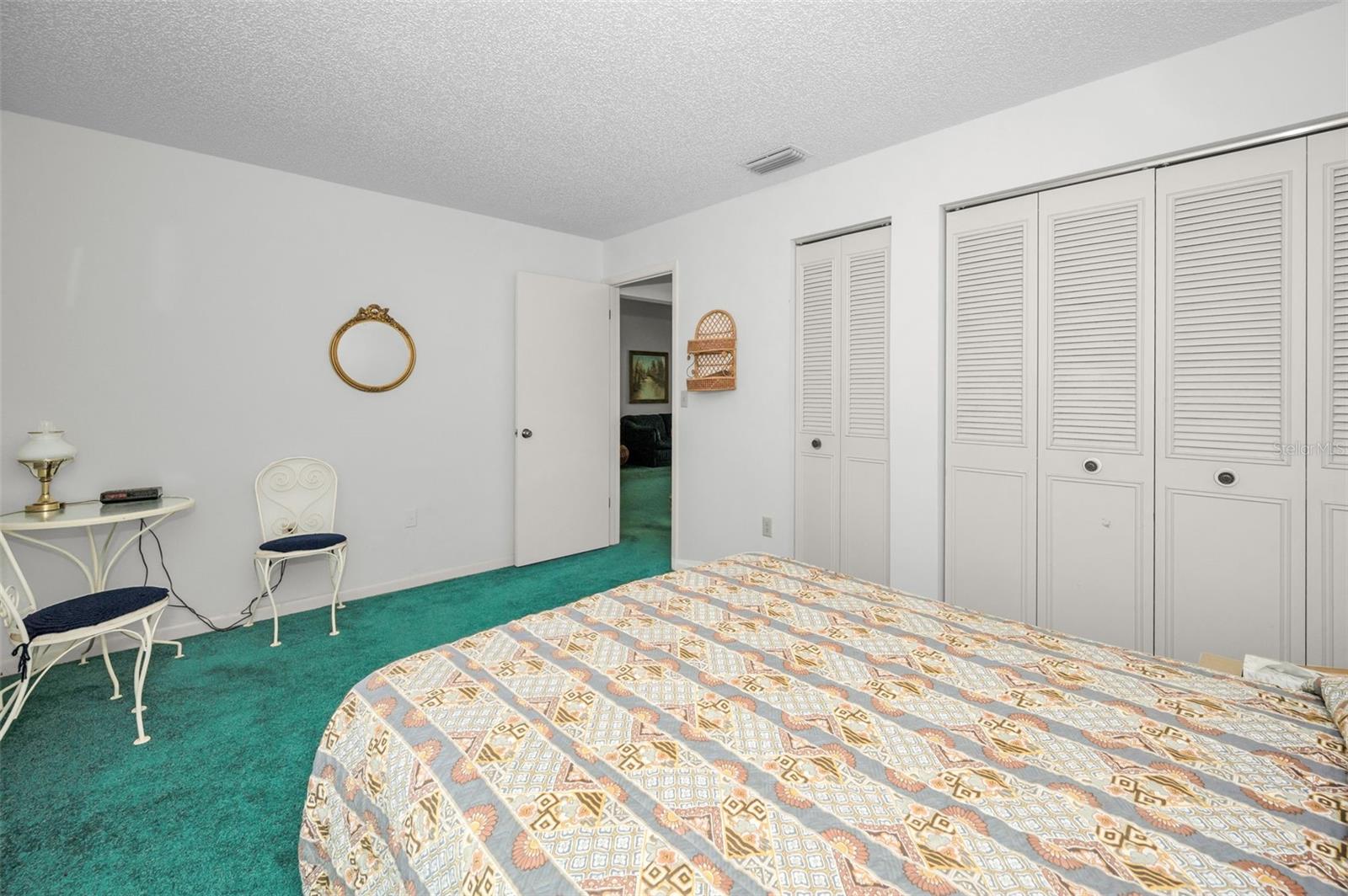 Listing photo id 24 for 1333 Shady Pine Way F