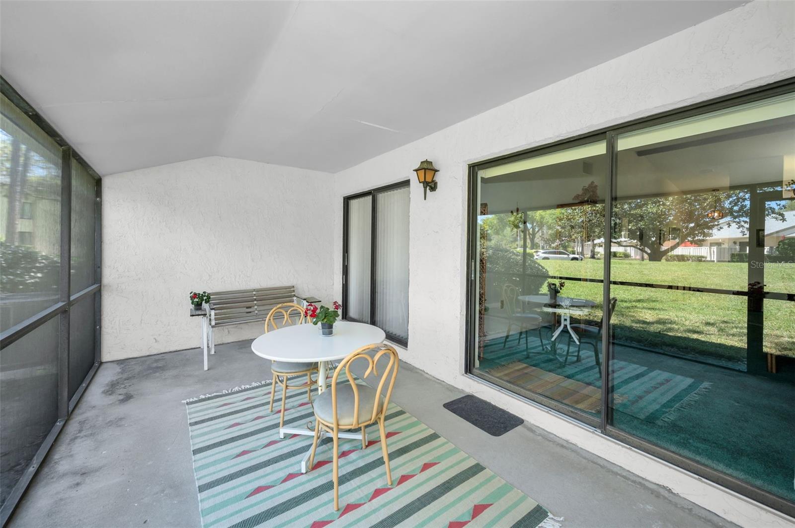 Listing photo id 28 for 1333 Shady Pine Way F