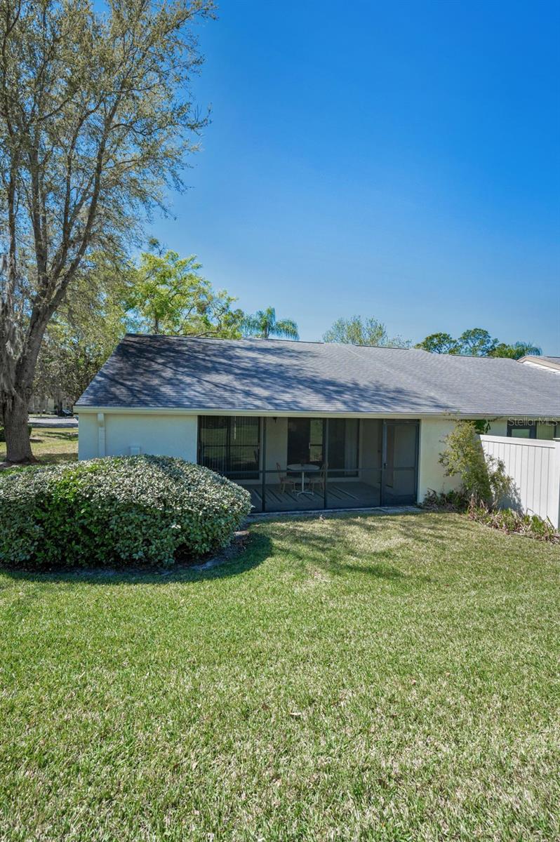 Listing photo id 34 for 1333 Shady Pine Way F