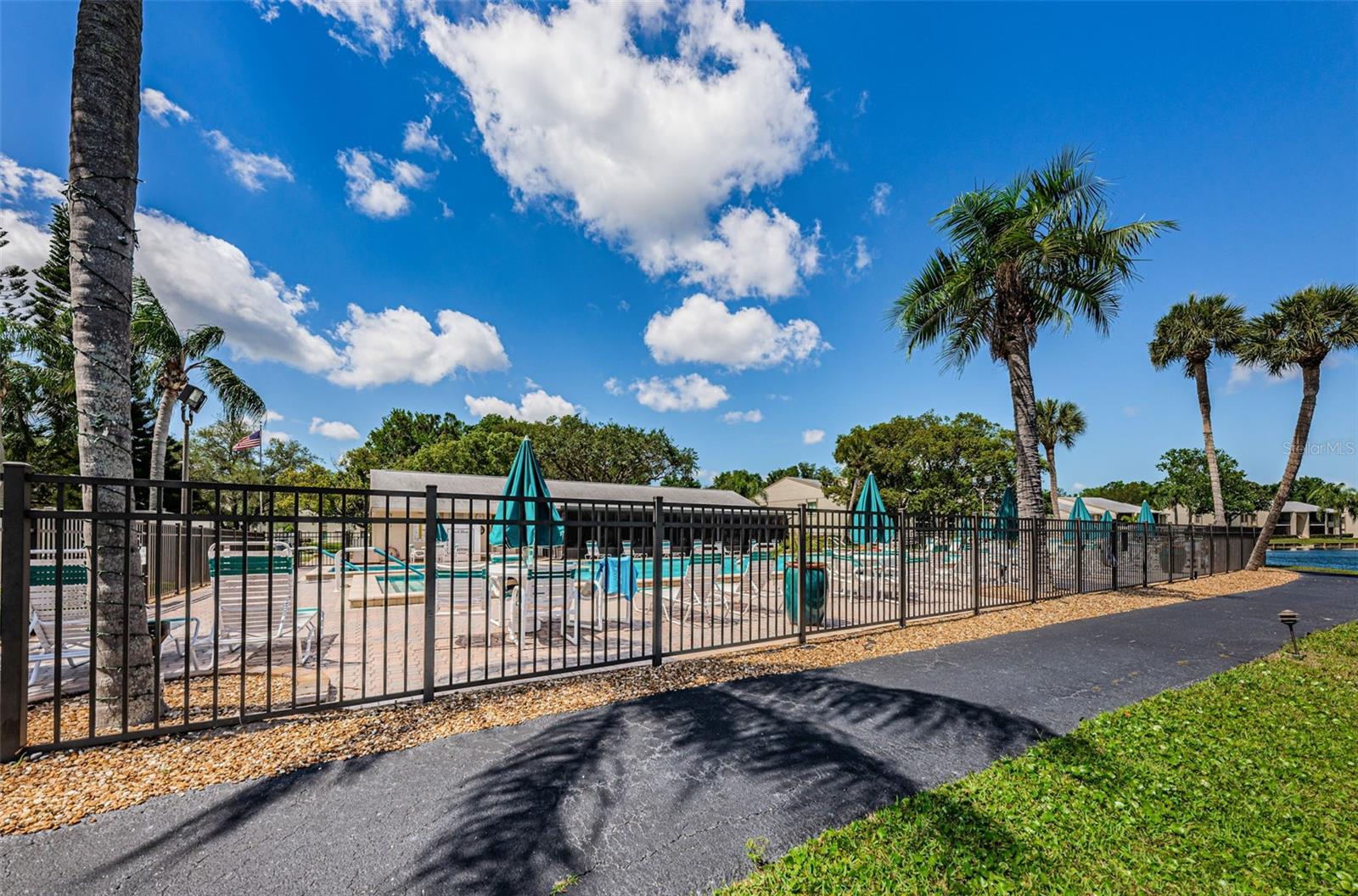 Listing photo id 55 for 1333 Shady Pine Way F