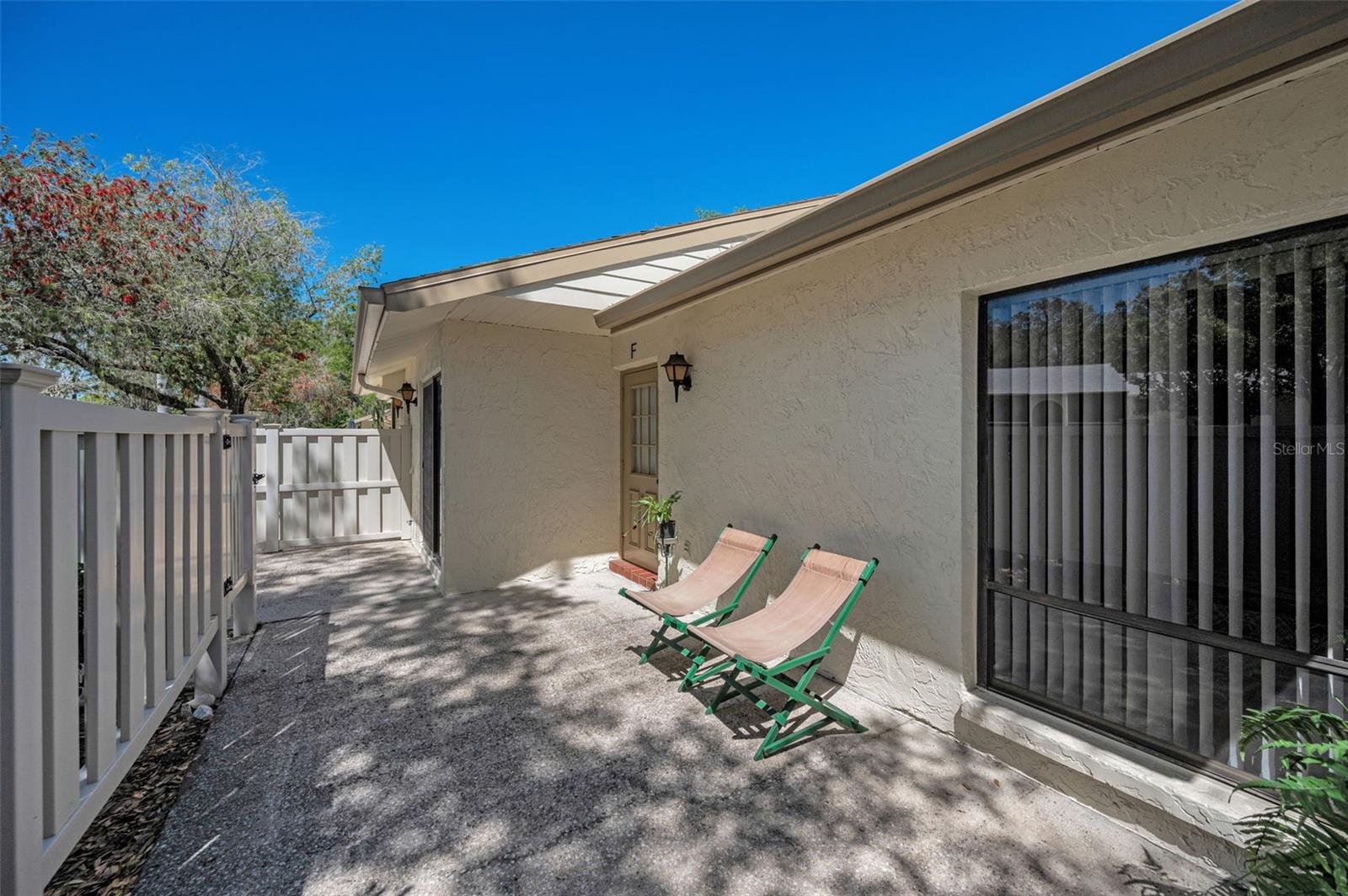 Listing photo id 4 for 1333 Shady Pine Way F