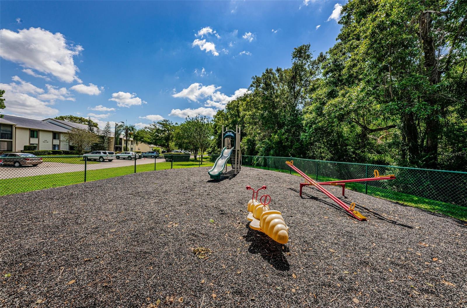 Listing photo id 70 for 1333 Shady Pine Way F