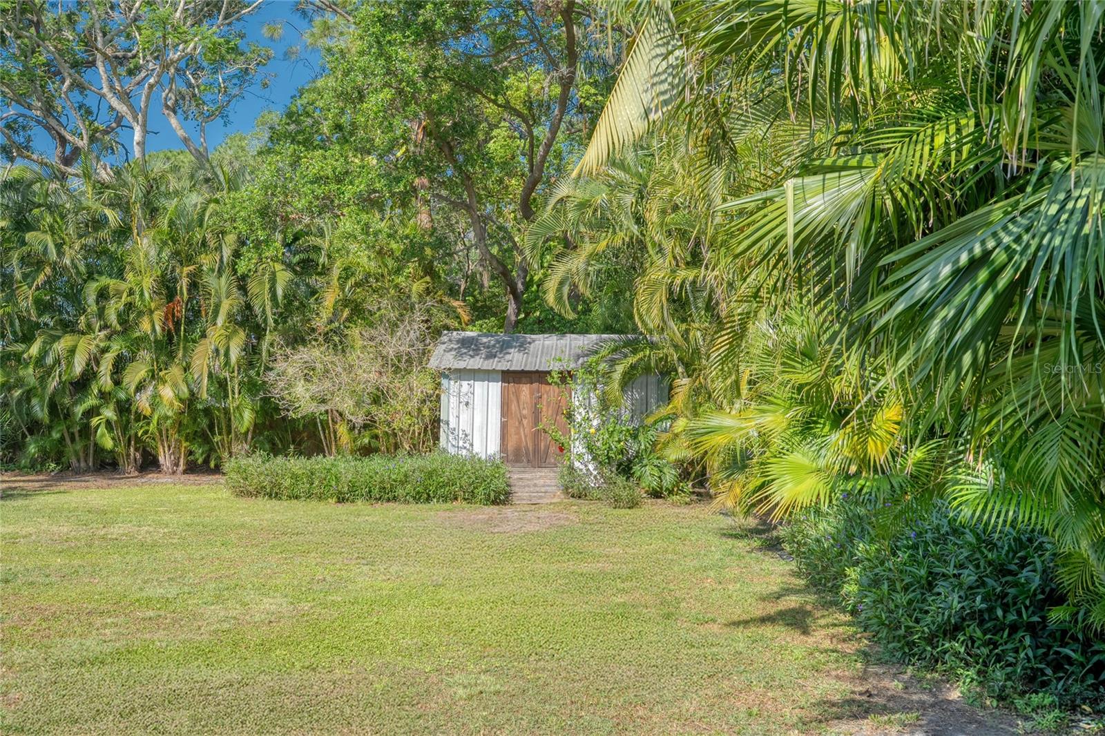 Image 22 of 38 For 8136 Honeybee Lane