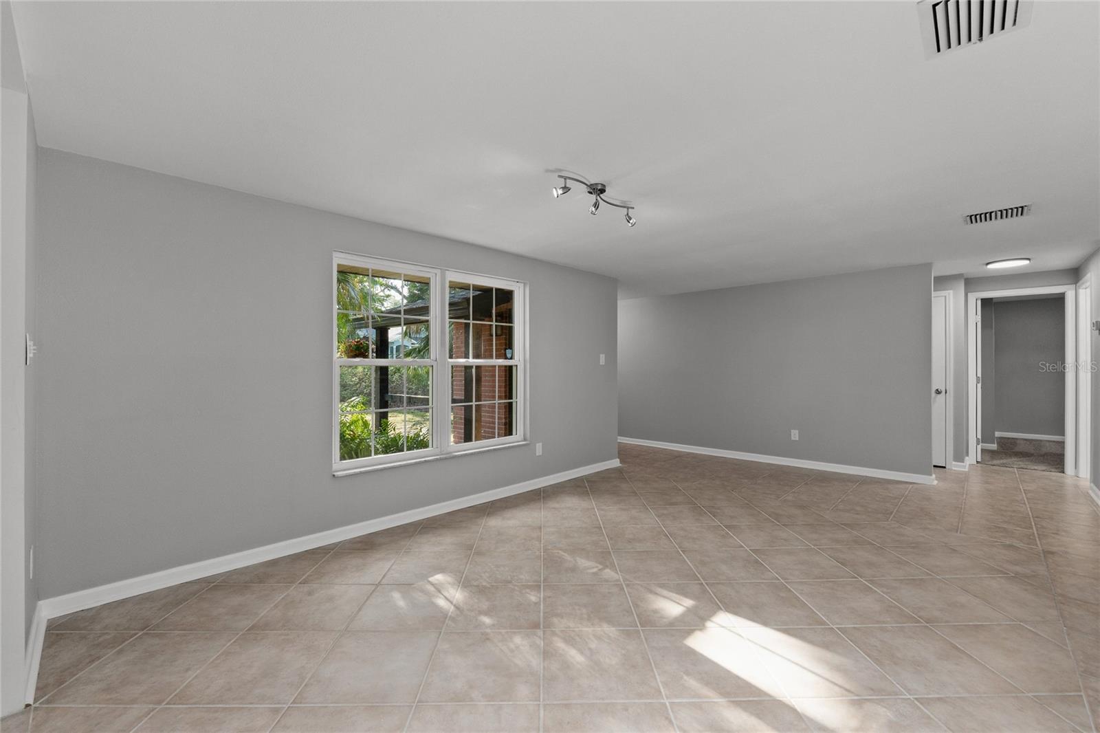 Image 23 of 38 For 8136 Honeybee Lane