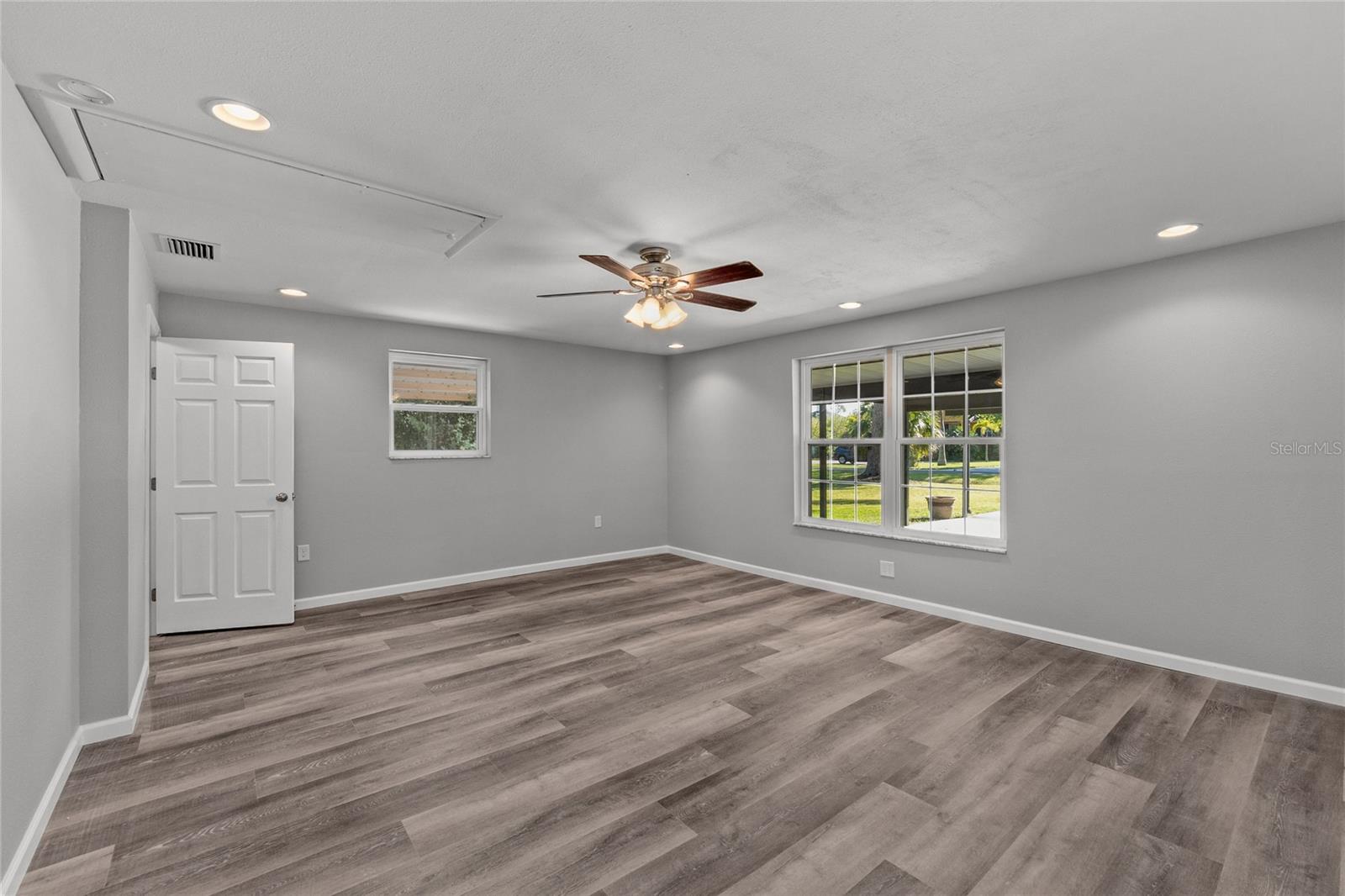 Image 24 of 38 For 8136 Honeybee Lane