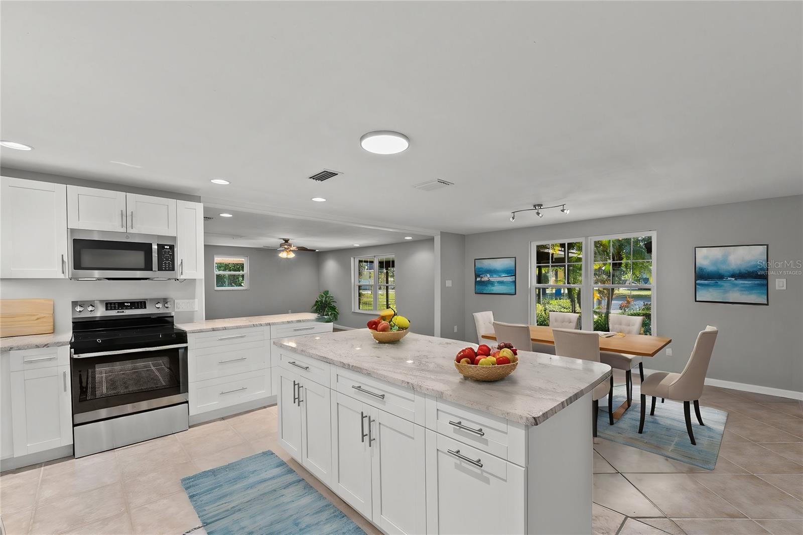 Image 7 of 38 For 8136 Honeybee Lane