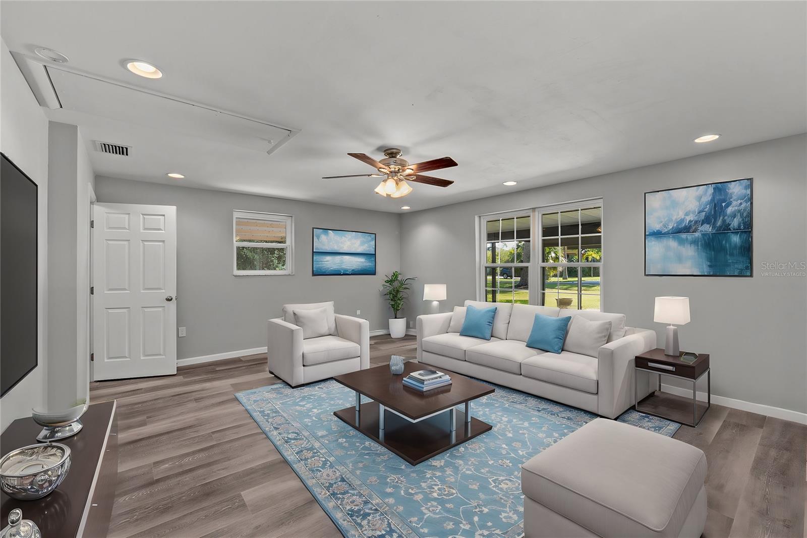 Image 9 of 38 For 8136 Honeybee Lane