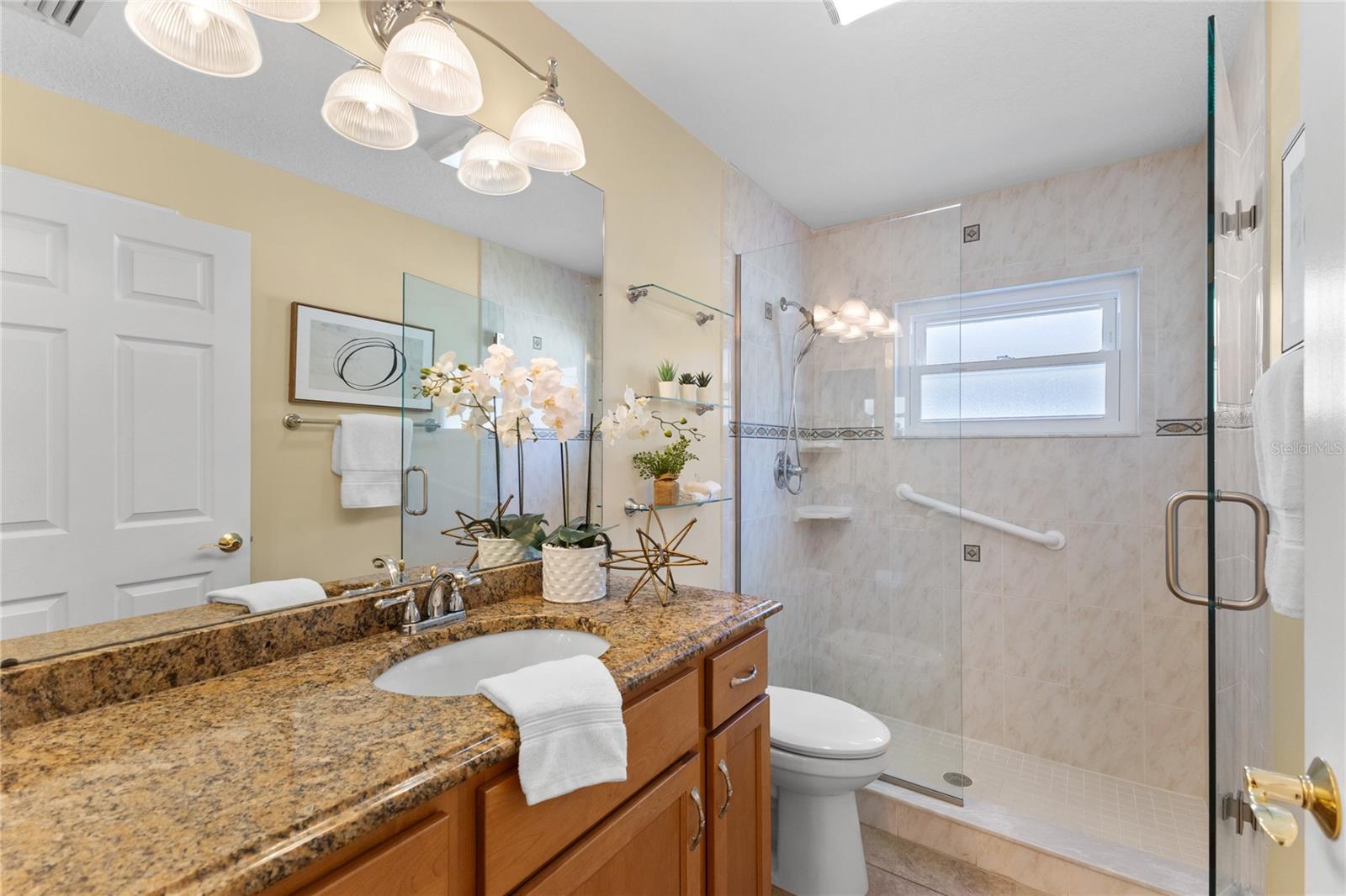 Listing photo id 27 for 4964 Edgewater Lane