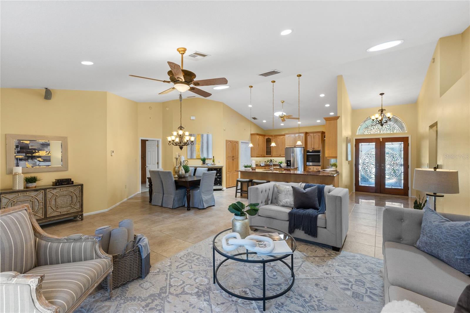 Listing photo id 1 for 4964 Edgewater Lane