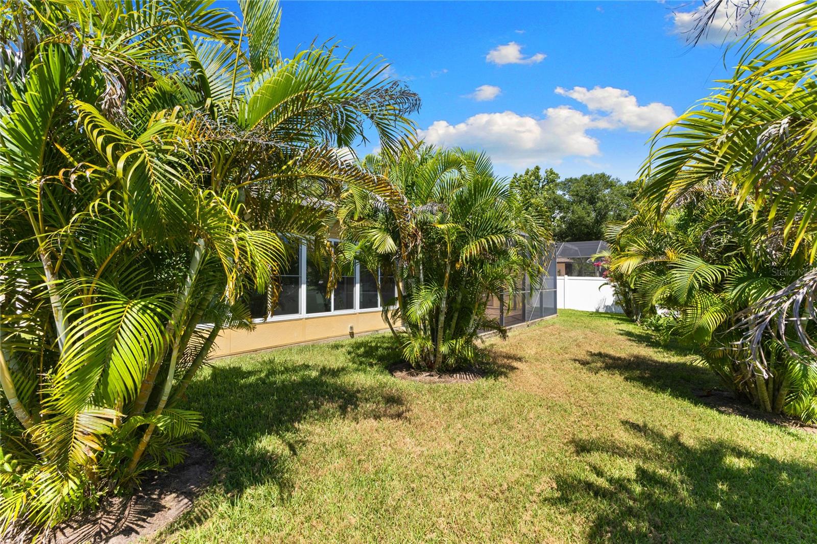 Listing photo id 30 for 4964 Edgewater Lane