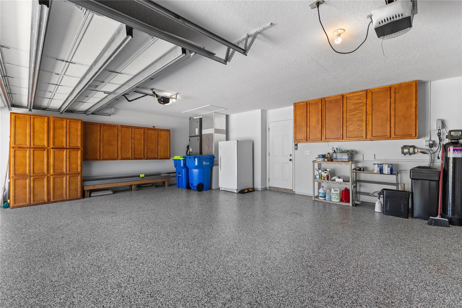 Listing photo id 33 for 4964 Edgewater Lane