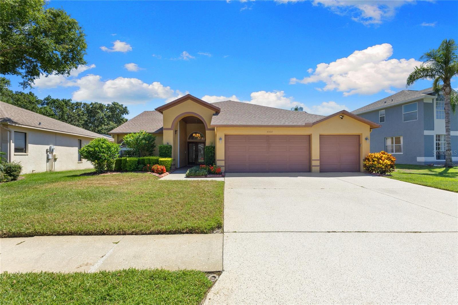 Listing photo id 34 for 4964 Edgewater Lane