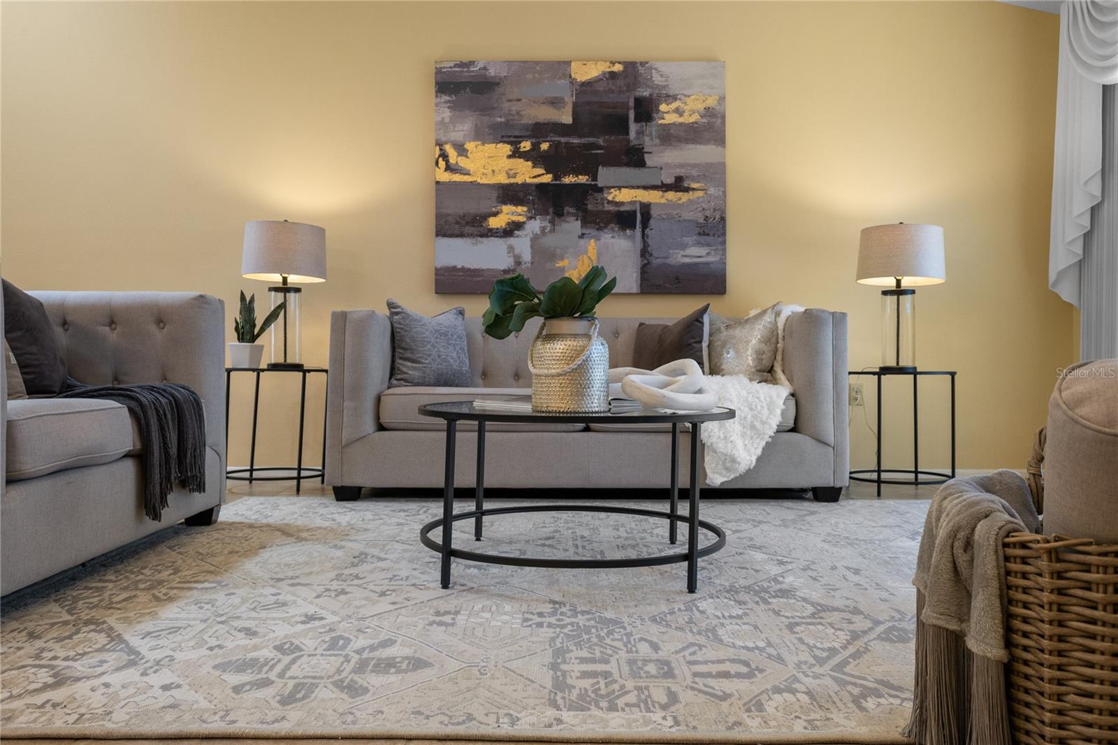 Listing photo id 6 for 4964 Edgewater Lane