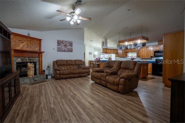 Image 34 of 95 For 4586 Cr 696  