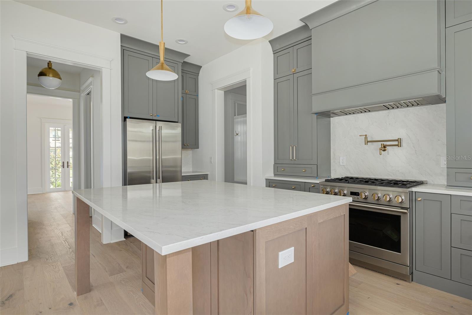 Image 10 of 44 For 235 24th Avenue Se