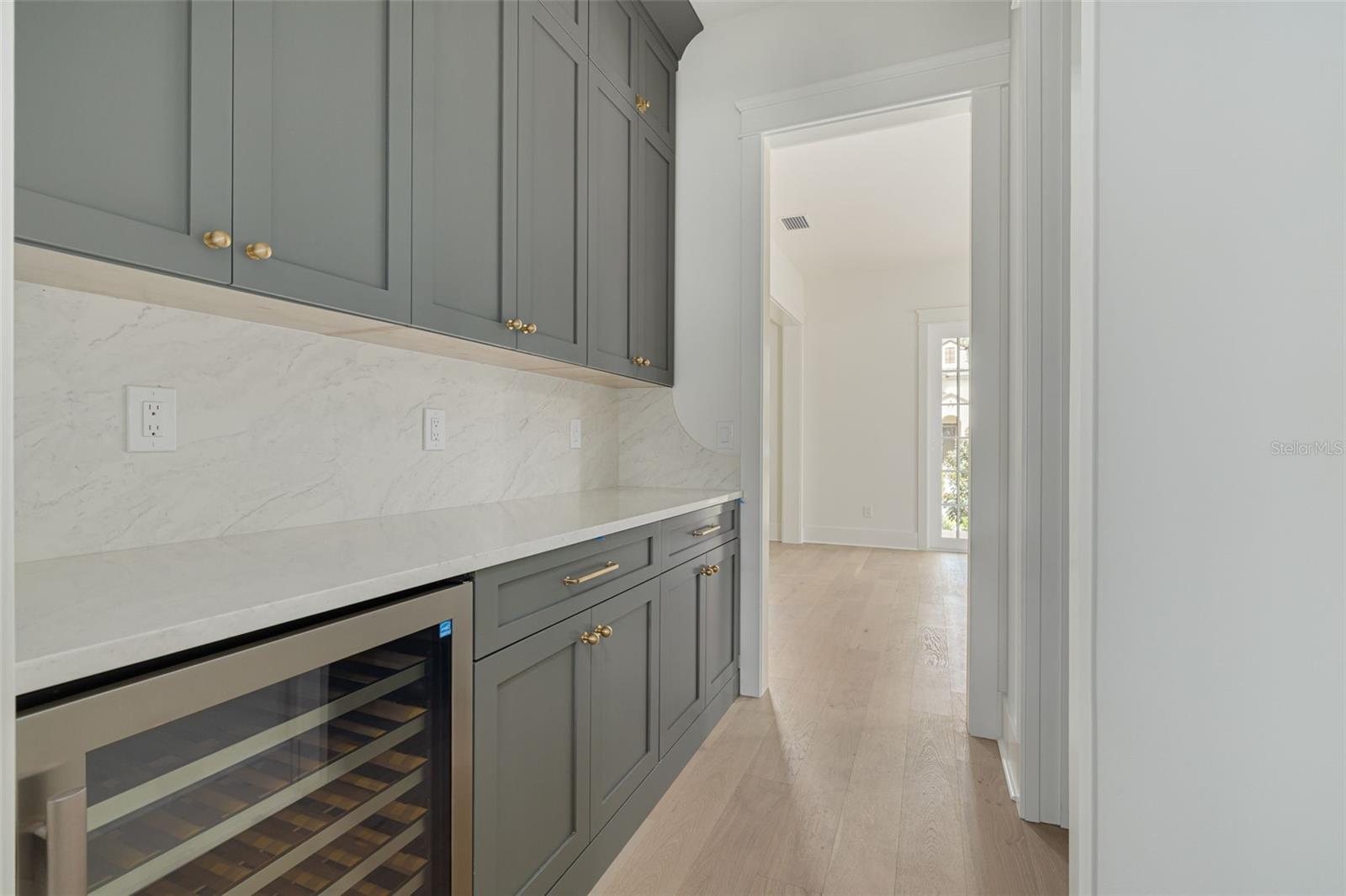 Image 13 of 44 For 235 24th Avenue Se