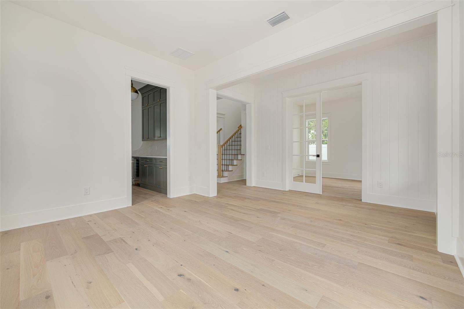 Image 17 of 44 For 235 24th Avenue Se