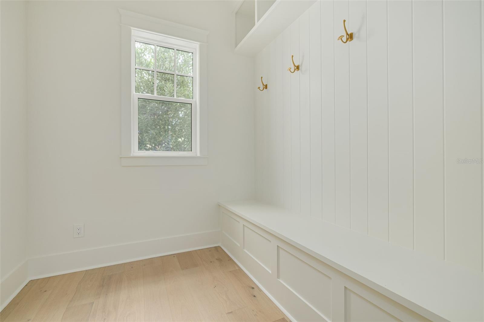Image 18 of 44 For 235 24th Avenue Se